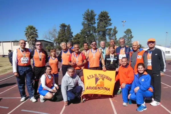Los veteranos le sacaron chispas al sintético salteño