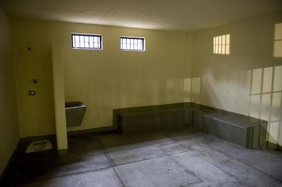 CALABOZO. En cada celda podrán alojar entre 15 y 20 detenidos. LA GACETA / FOTOS DE JORGE OLMOS SGROSSO