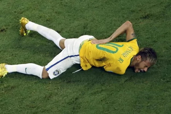 Médico de Brasil advierte el peligro de infiltrar a Neymar