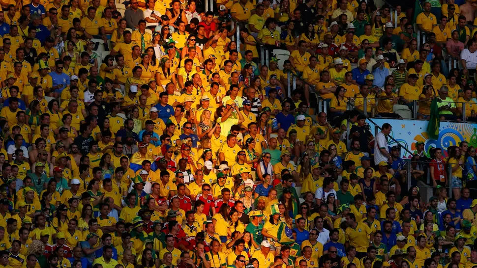 TRIBUNAS COLMADAS. Los brasileños respondieron al igual que los hinchas de los demás seleccionados que participaron de la Copa del Mundo. REUTERS