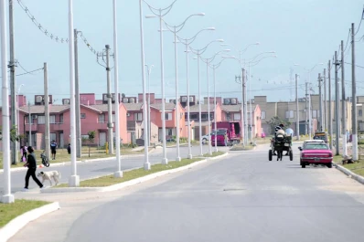 Pocos infractores perderían las casas que no habitan en Lomas de Tafí