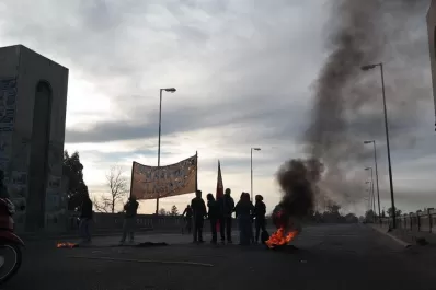 No se pudo circular por el puente Lucas Córdoba debido a una protesta