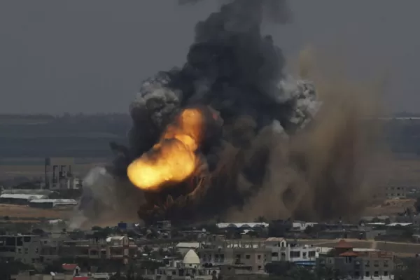 Israel lanzó esta madrugada una gran ofensiva aérea contra la Franja de Gaza