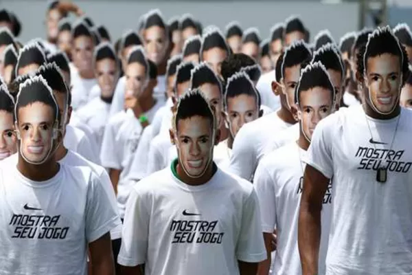 Con miles de caretas, los brasileños homenajearán a Neymar