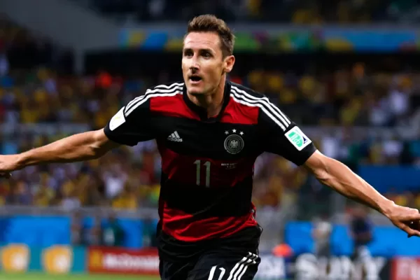 Klose se convirtió en el goleador histórico de los Mundiales