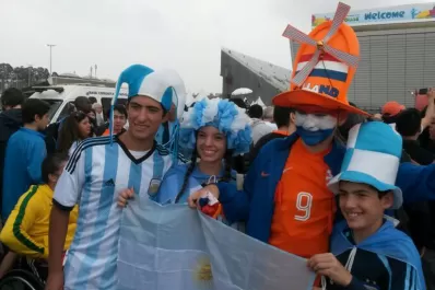 Miles de argentinos imploran por una entrada para Argentina-Holanda