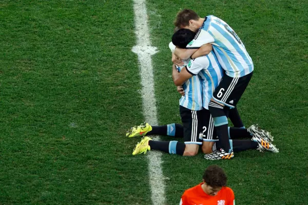 Reviví la definición por penales entre Argentina y Holanda