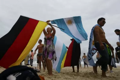 Comenzó el éxodo de los hinchas que van a Brasil