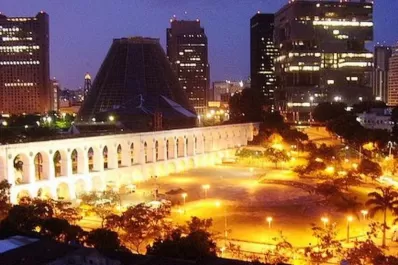 Los Arcos de Lapa reciben otro tipo de goles en Río