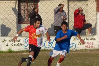 Experimental ganó y es único puntero