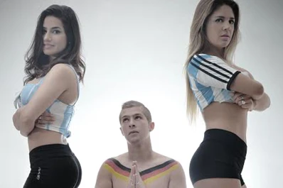 Dos bellezas tucumanas ponen de rodillas a un alemán