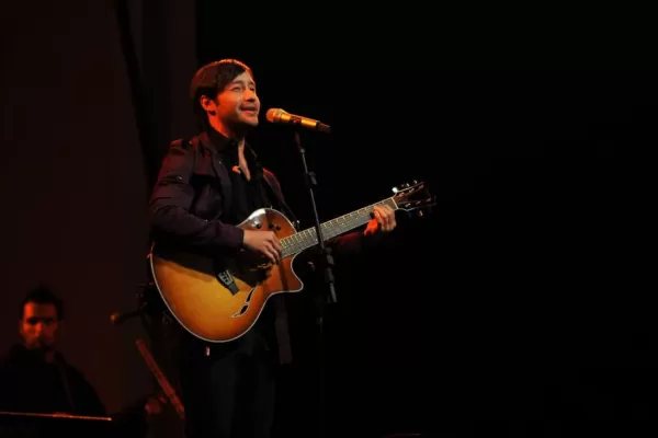 Graneros canta al país, con el fútbol en el medio
