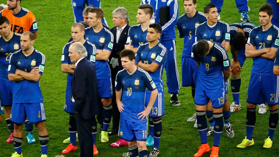 CON LA FRENTE EN ALTO. Argentina dejó todo en la cancha durante la final pero no estuvo fino en la definición. REUTERS
