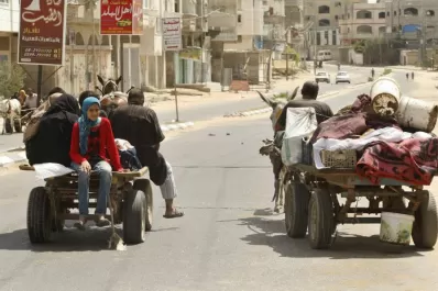 Civiles huyen de Gaza, luego de la dura advertencia israelí