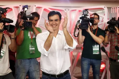 Sánchez promete cambiar el PSOE y superar la crisis