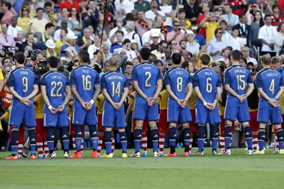 Con orgullo, No hay reproches, son los títulos de los diarios más importantes del país