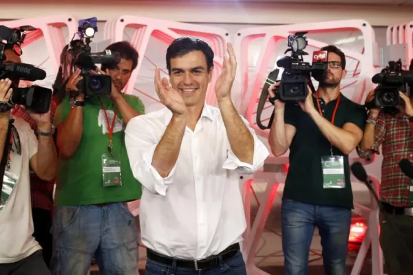 Sánchez promete cambiar el PSOE y superar la crisis