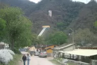 Villa Batiruana: cine, bicicletas y aventuras en un pueblo fantasma