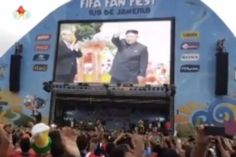 FESTEJOS. La imagen del presidente norcoreano, en el Fan Fest de Río de Janeiro. CAPTURA DE VIDEO. 