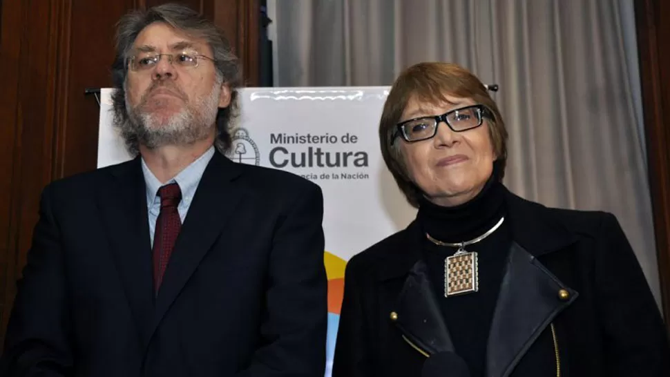 FUNCIONARIOS. Ricardo Forster y la ministra de Cultura, Teresa Parodi. FOTO TOMADA DE INFOBAE.COM