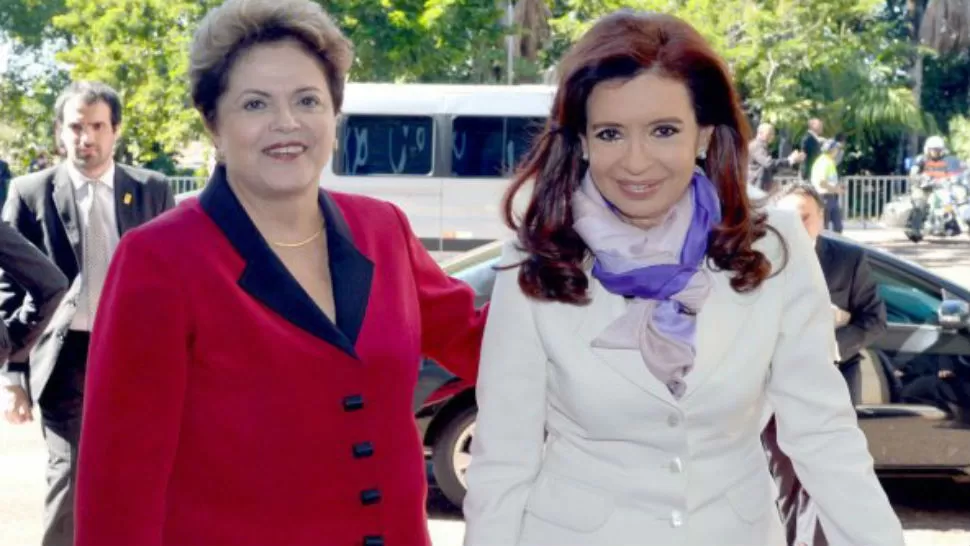 EN BRASILIA.- La presidenta Cristina Fernández de Kirchner junto a la presidenta de Brasil, Dilma Rousseff. TÉLAM