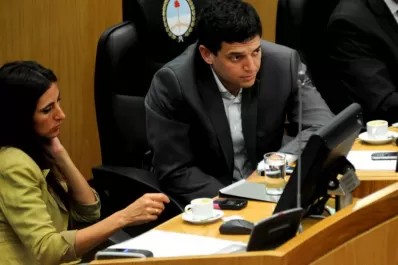 Denuncian que un legislador estafó con planes sociales