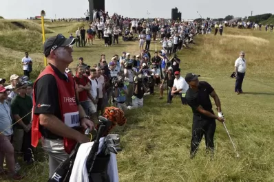 McIlroy se puso firme en la cima