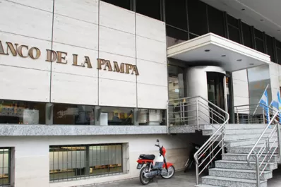 Un empleado bancario cometió un robo millonario y escapó a Brasil