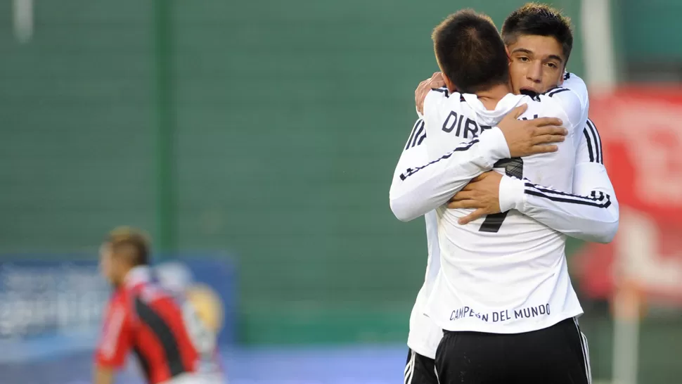BUEN ARRANQUE. Correa celebra su gol ante Douglas Haig en la Copa Argentina. TELAM