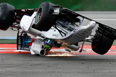 Felipe Massa salió ileso de un espectacular accidente en Hockenheim