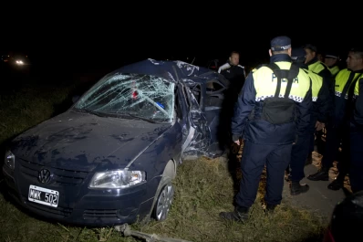 Chocó contra una columna de luz y murió