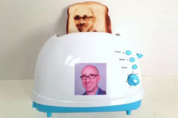 Crean una tostadora capaz de tostar rostros
