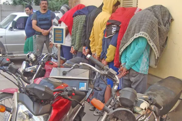 Delincuentes se delataron solos al subir una foto de una moto robada a Facebook
