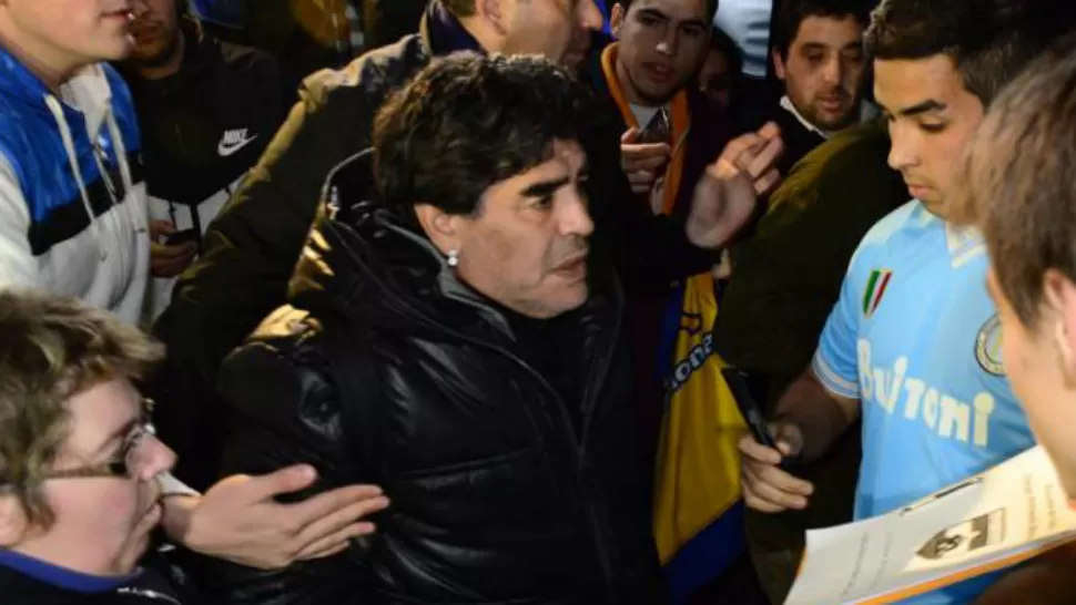 DURA CRITICA. Estaba todo programado para que yo no entrara a la final. Al Mundial lo hacen los mafiosos, dijo Maradona al llegar a Córdoba, dejando en claro su disconformidad con los dirigentes de la FIFA. FOTO TOMADA DE MUNDOD.COM
