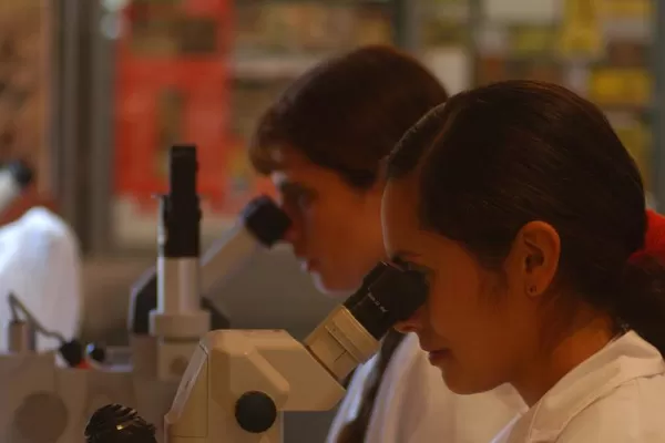 “Pensar en lo que viene, con los pies en la tierra”