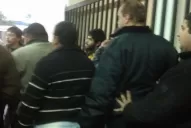 Hubo forcejeos entre personal de seguridad y estudiantes que toman el Rectorado