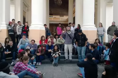 Mediante una asamblea, Adiunt definirá si acata o no la conciliación