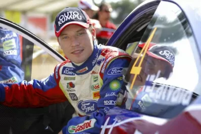 Latvala asumió riesgos y tomó la punta en Finlandia