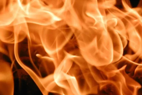 Dos menores fueron rescatados en un incendio en barrio Palmeritas