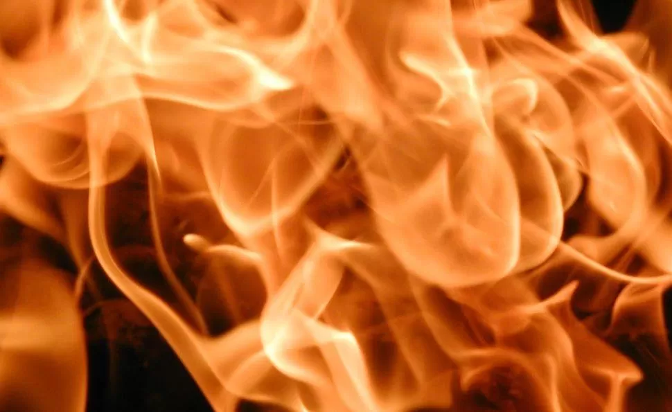 Dos menores fueron rescatados en un incendio en barrio Palmeritas