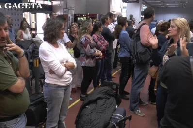 Numerosas quejas de pasajeros por la reprogramación de vuelos desde Tucumán hacia Aeroparque