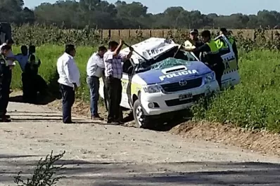 Cinco policías volcaron en una camioneta cuando se dirigían a un operativo