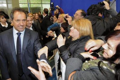 Scioli: “la gente tiene que estar atenta al posicionamiento de dirigentes”