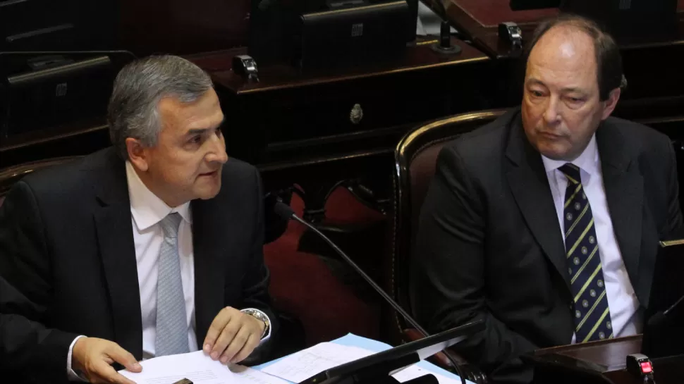 CONTRA BOUDOU. Los senadores opositores, entre ellos los radicales Gerardo Morales y Ernesto Sanz, pidieron la suspensión de Amadou Boudou en sus funciones en el Senado. DYN  