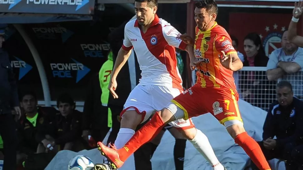 Tras un debut soñado, Riquelme le pega a la dirigencia de Boca