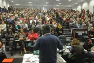 Los docentes universitarios ratificaron el paro