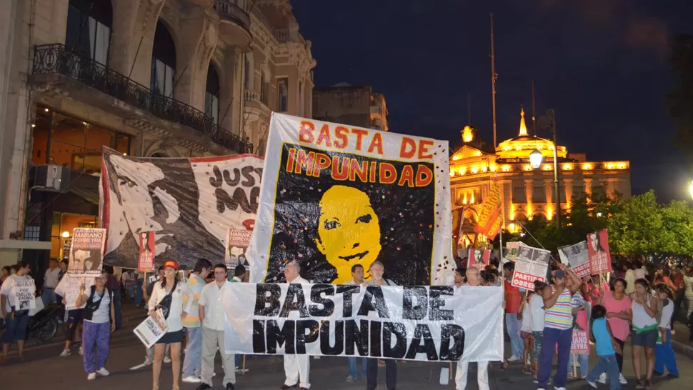 PAULINA. Las marchas para pedir por el esclarecimiento del crimen de la joven tucumana sumaron muchos otros reclamos contra la impunidad. FOTO TOMADA DE PARTIDOOBRERO-TUCUMAN.BLOGSPOT