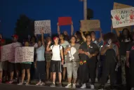 Obama llama a la calma en Missouri, tras los disturbios por la muerte de un adolescente negro