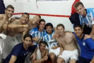 En el vestuario de Atlético siguieron las fotos luego de la victoria