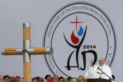 Francisco invitó a los jóvenes a construir una iglesia más humilde y misionera